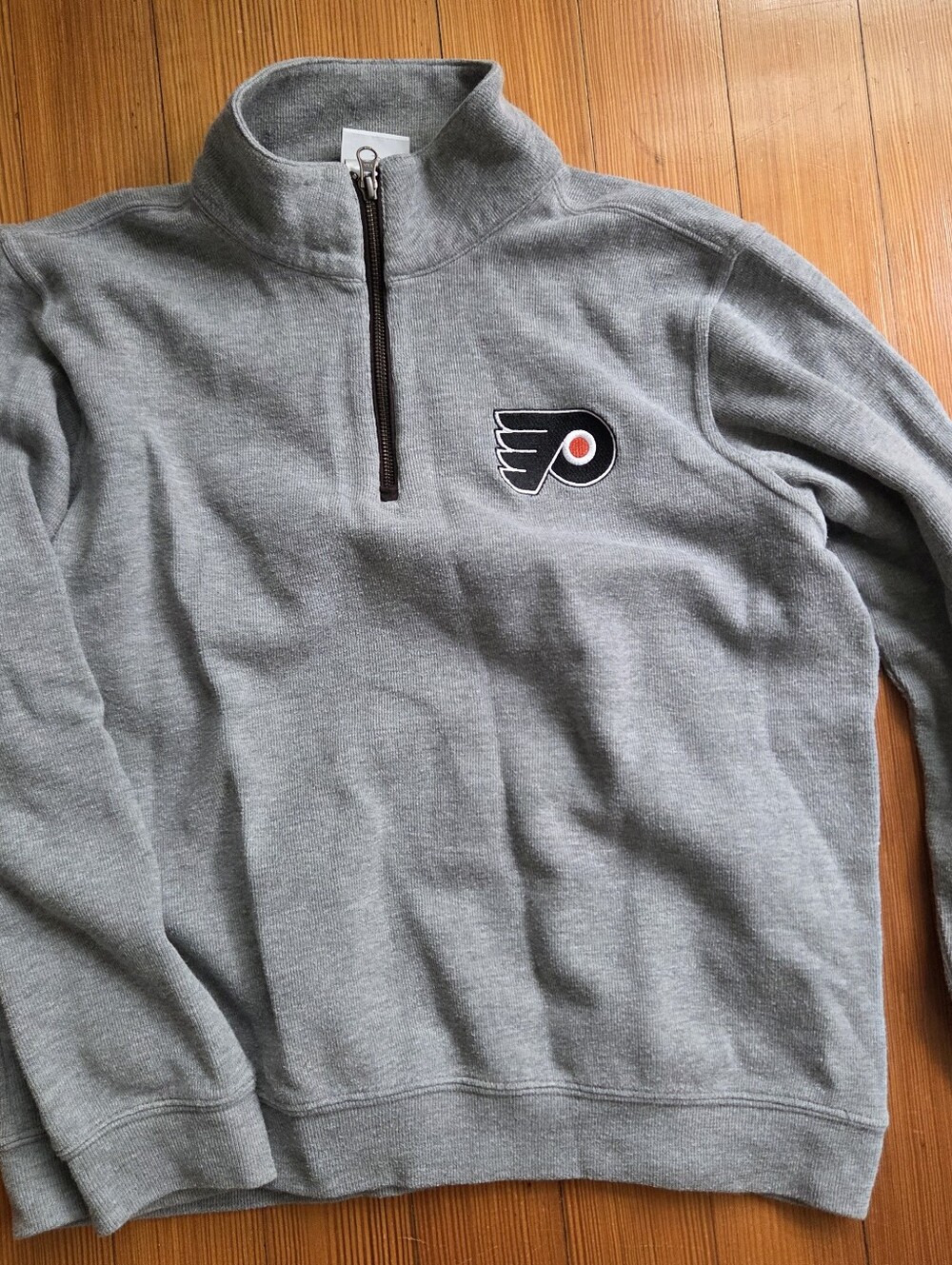 NHL 🏒Gray Quarter-Zip Pullover with Flyers Patch